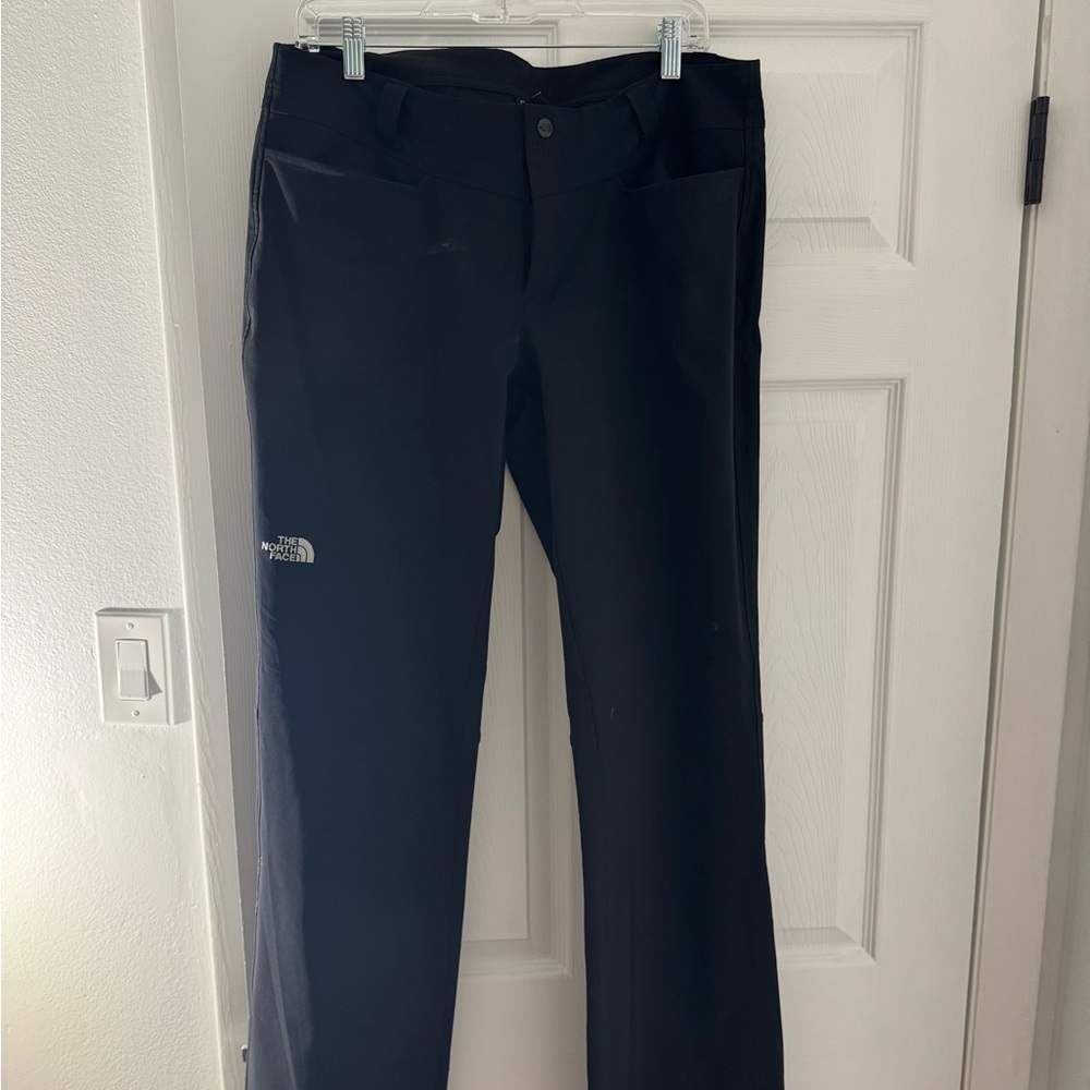 The North Face Women’s Black Ski/Snowboard Water Resistant Pants
